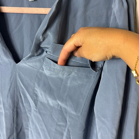 Joie 100% Silk Blouse in Dusty Blue V-neck with pockets size Small - Picture 7 of 11